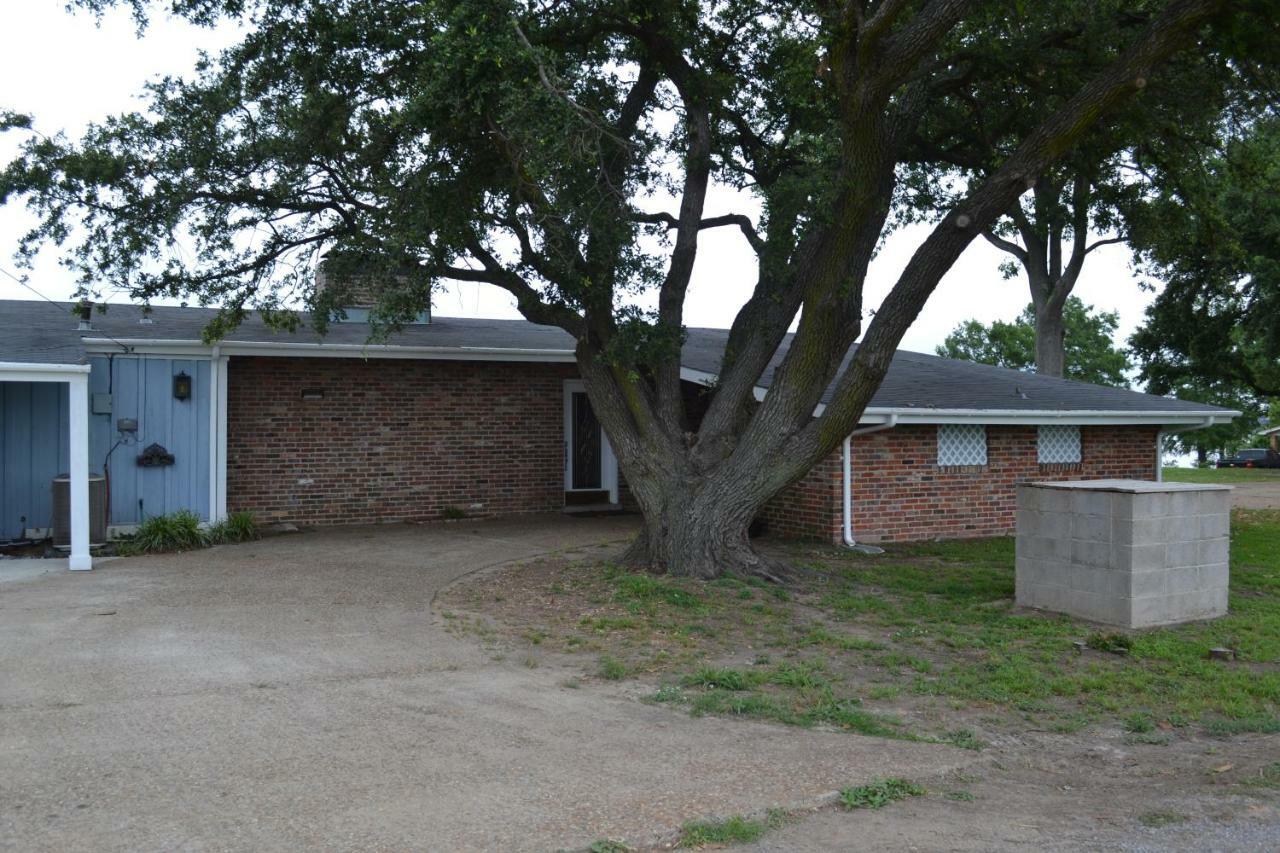 The Lake Houses Lake Village Exterior photo